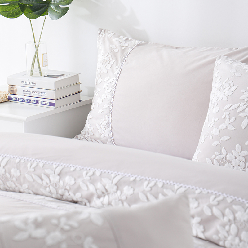 RKSB-0304 Elegant Lace Decoration Design 100% Microfiber Duvet Cover Set Bed Sheet Flat Sheet