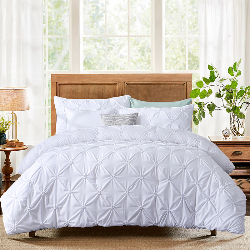 RUIKASI RKSDV-0376 3 PCS- pinch pleat embroidery microfiber bedding with 2 Pillowcases quilt cover set